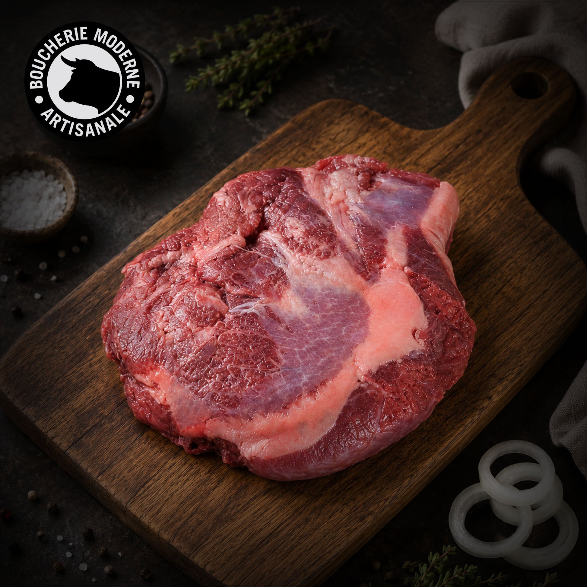 Joue de bœuf entière, tendre et gélatineuse, pour un pot-au-feu riche et savoureux.