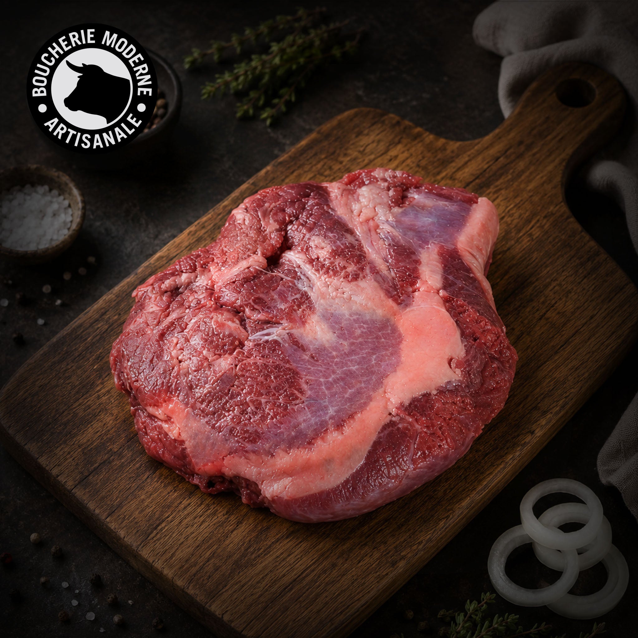 Joue de bœuf entière, tendre et gélatineuse, pour un pot-au-feu riche et savoureux.