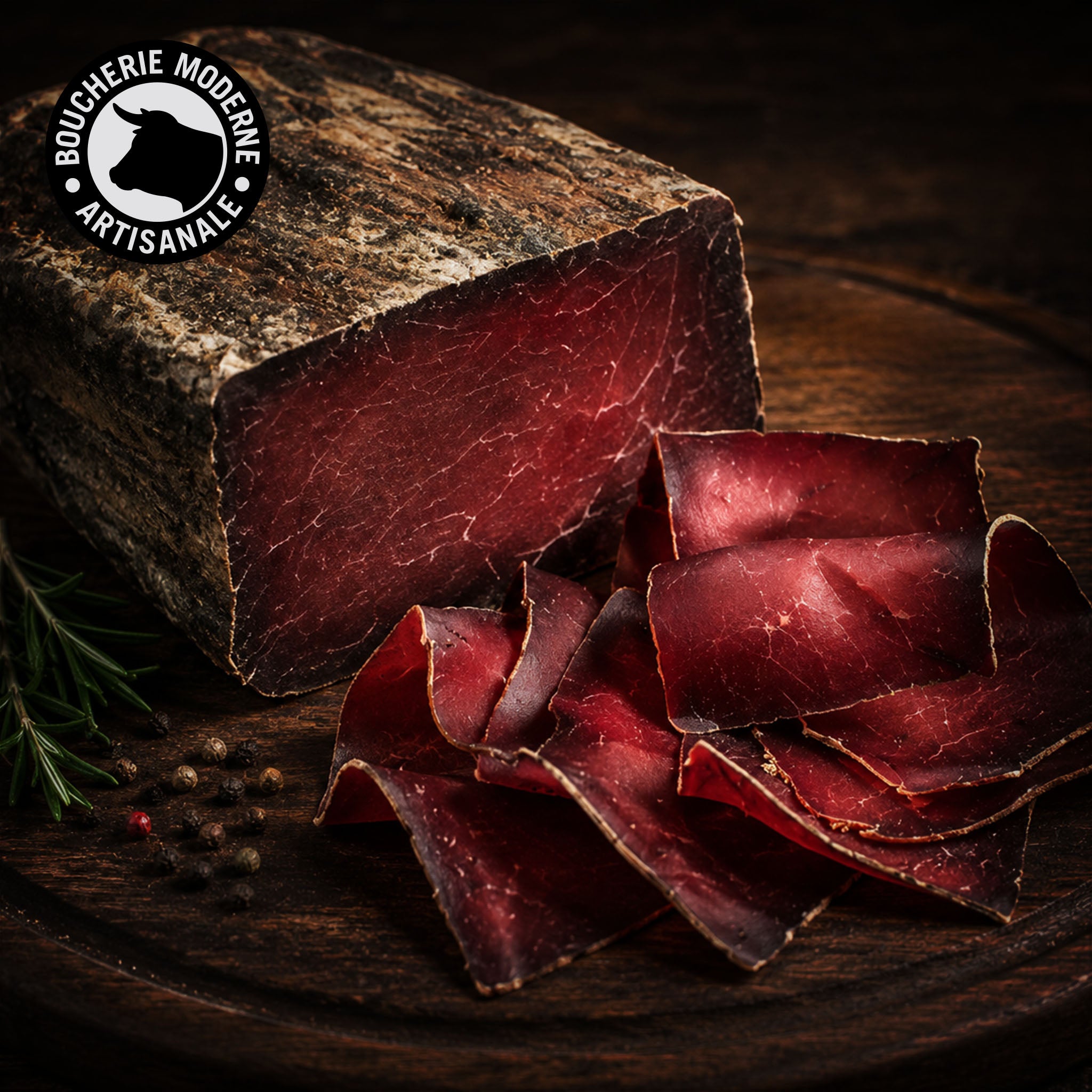 Viande de Grisons séchée à cœur, maigre et fondante, au goût délicatement fumé.