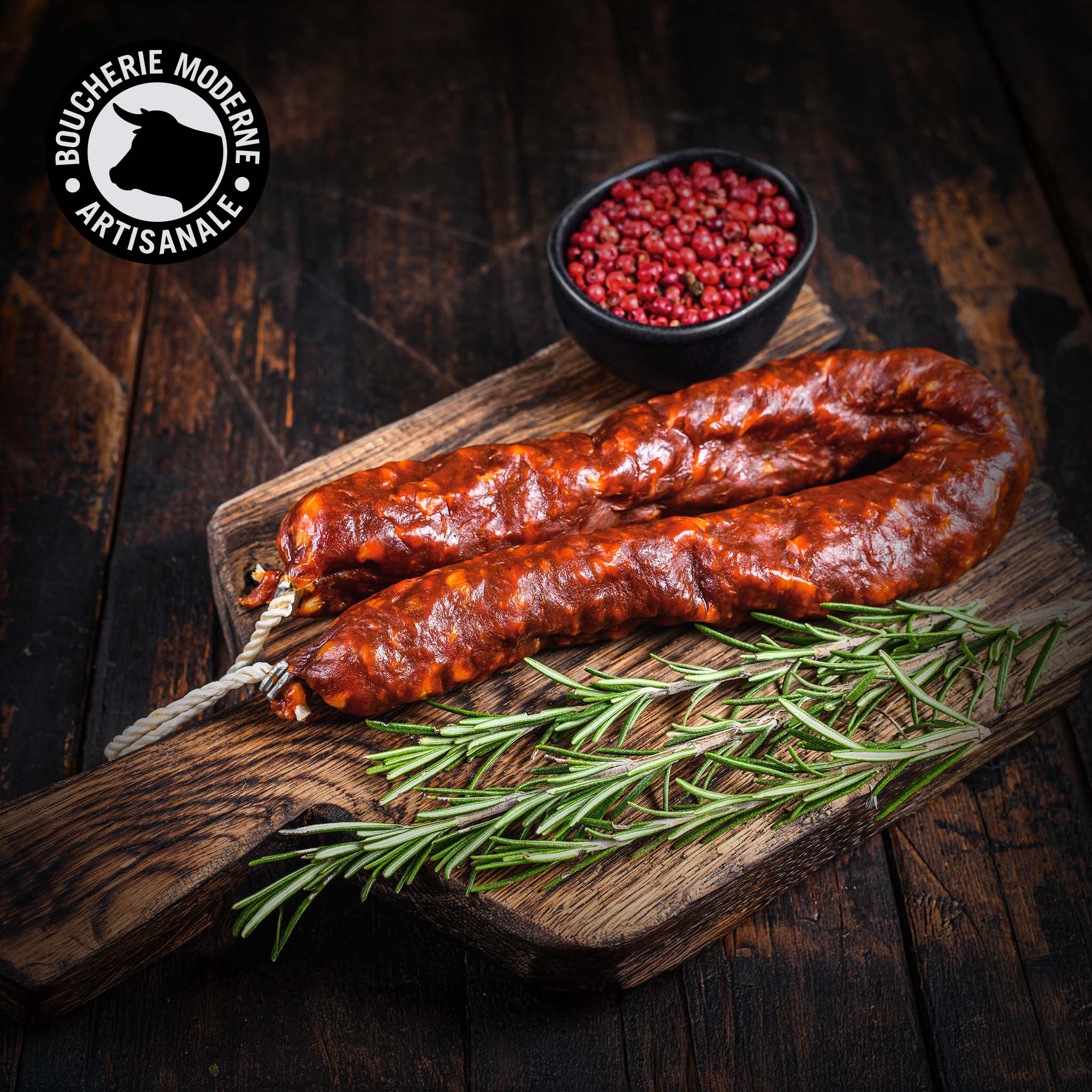 Chorizo artisanal Teyssier, séché lentement et relevé d’épices douces, au goût authentique.
