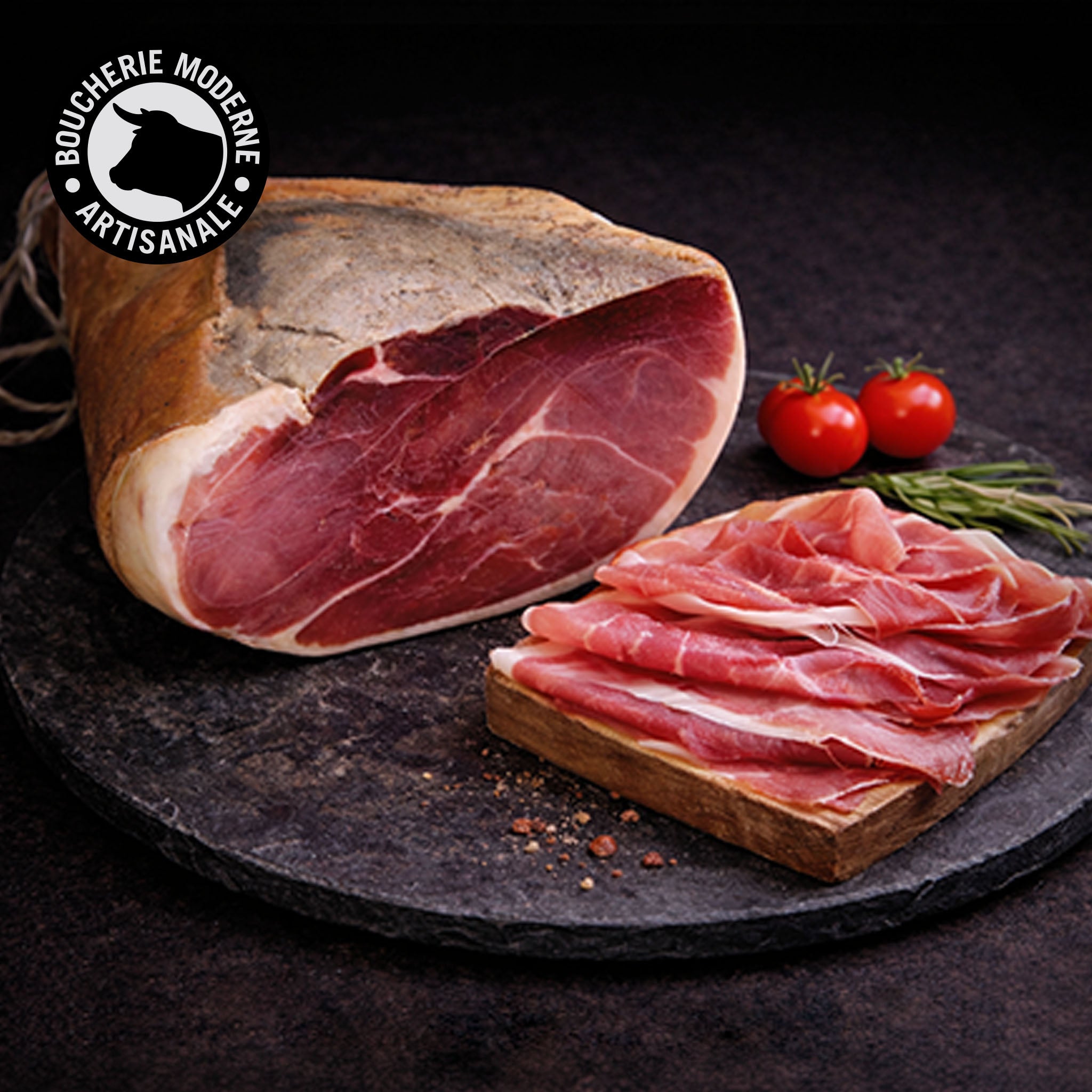 Jambon de Parme entier affiné, délicat et fondant.
