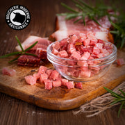 Lardons fumés à l’ancienne, parfaits pour vos quiches, omelettes et plats mijotés.