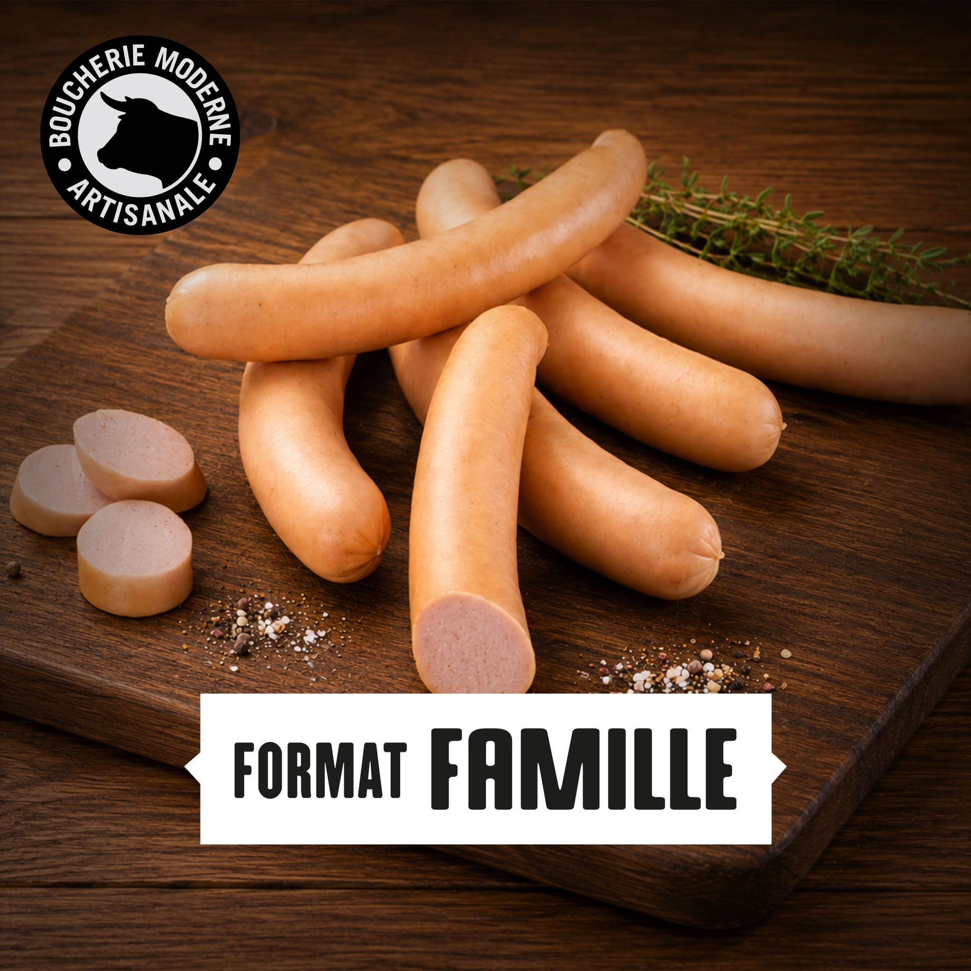 Saucisses de Francfort fines et fumées, prêtes à réchauffer pour vos repas familiaux.