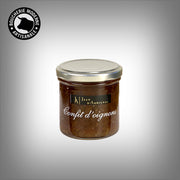 Confit d’oignons fondant et légèrement sucré, idéal pour accompagner viandes, fromages et plats de fête.