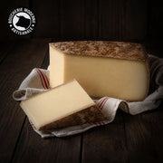 Comté affiné 24 mois, puissant, fruité et long en bouche.