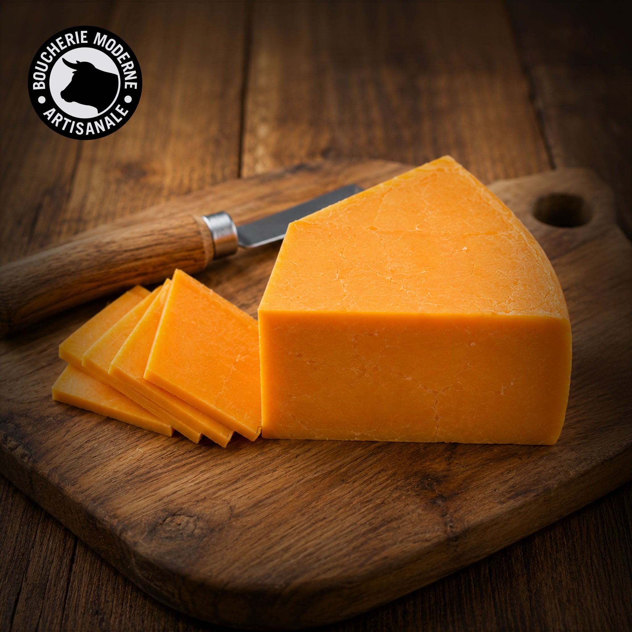 Cheddar anglais affiné, texture souple et goût légèrement salé.