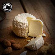 Crottin de Chavignol AOP, fromage de chèvre typé et équilibré.