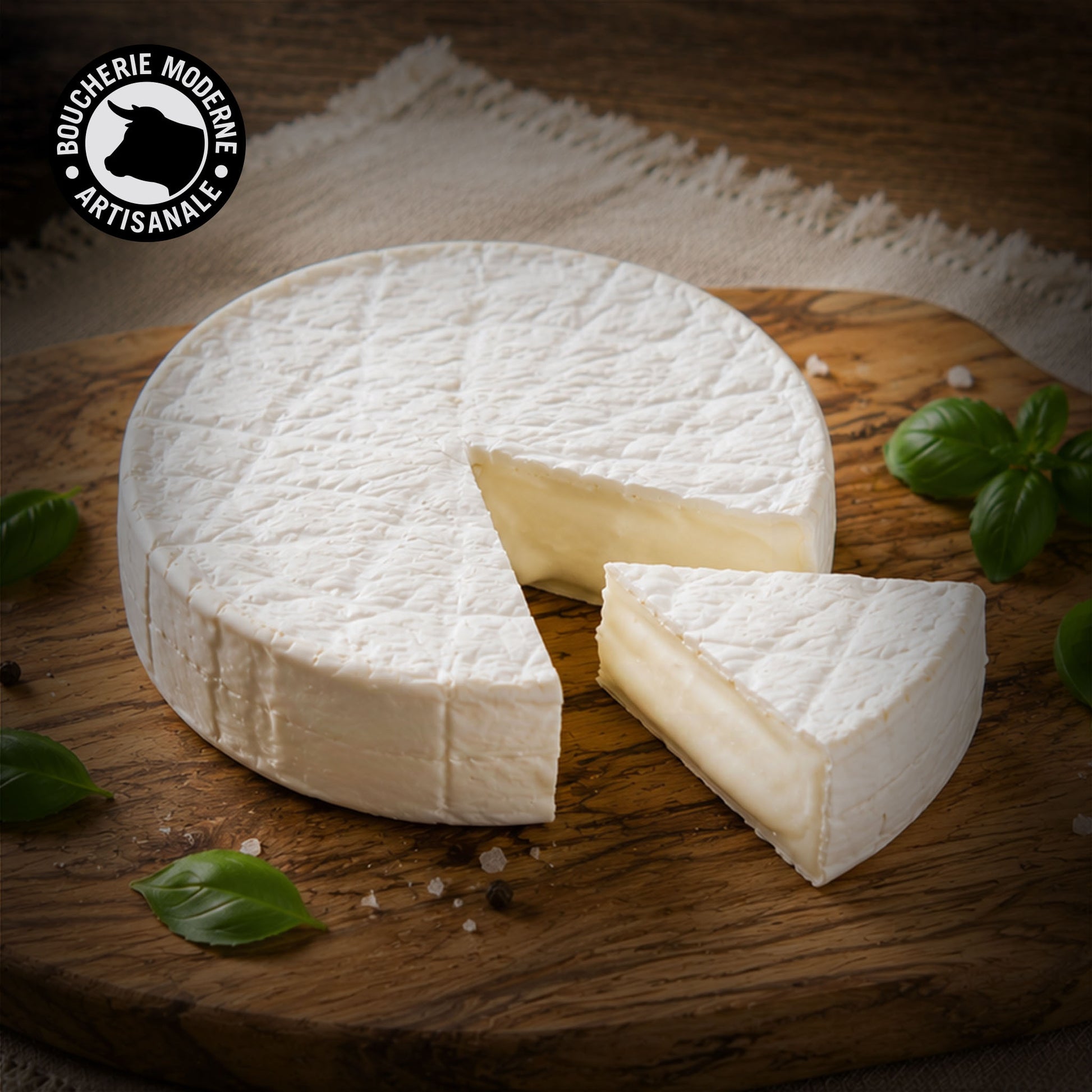 Camembert au lait de bufflonne, crémeux et délicatement parfumé.
