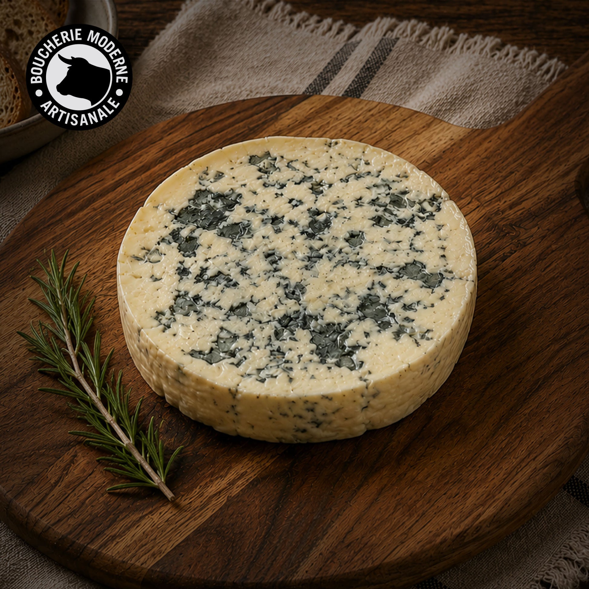 Fourme d'Ambert, Fromage bleu doux et crémeux, au goût subtil.