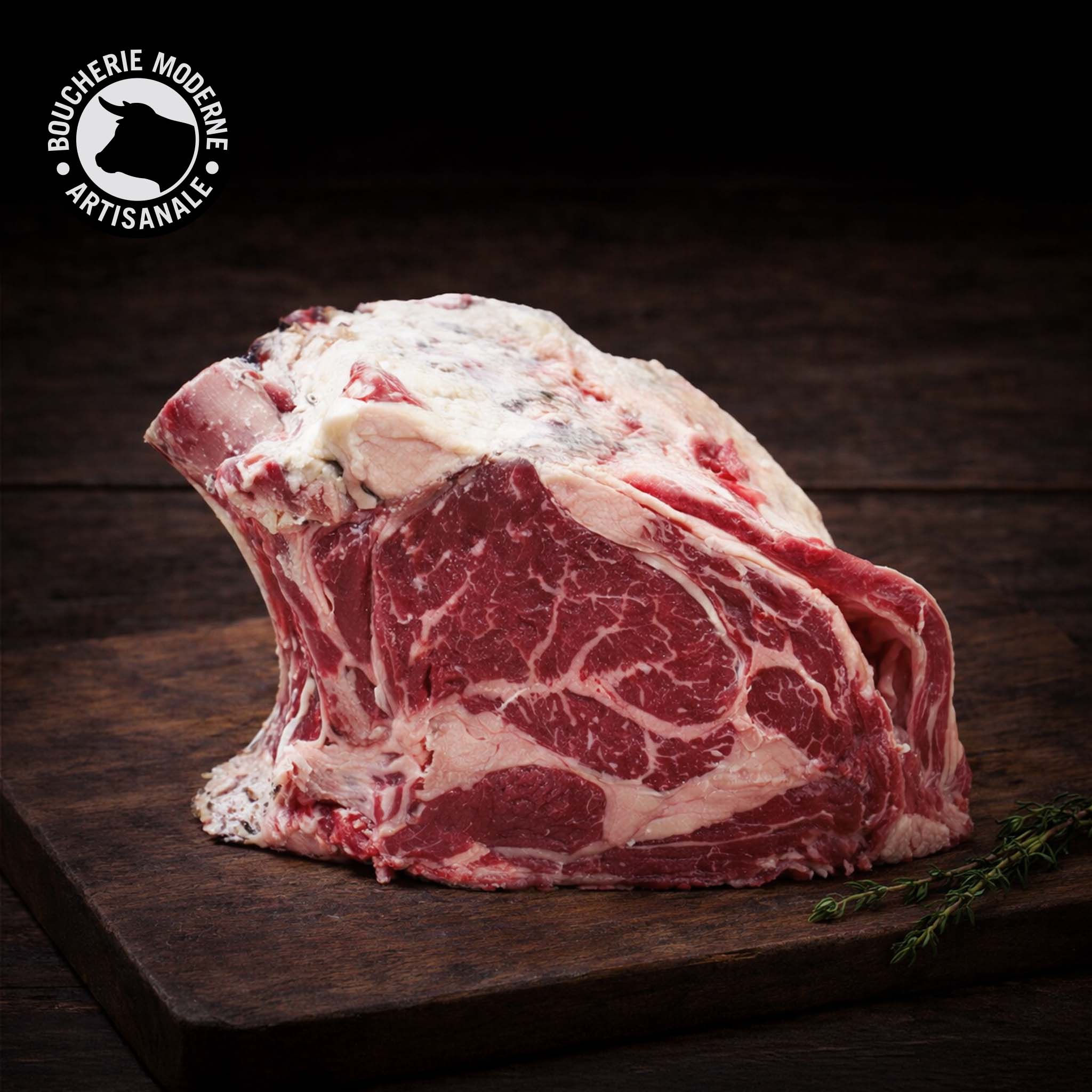 Côte de bœuf Normande généreuse et persillée, idéale pour un repas convivial.
