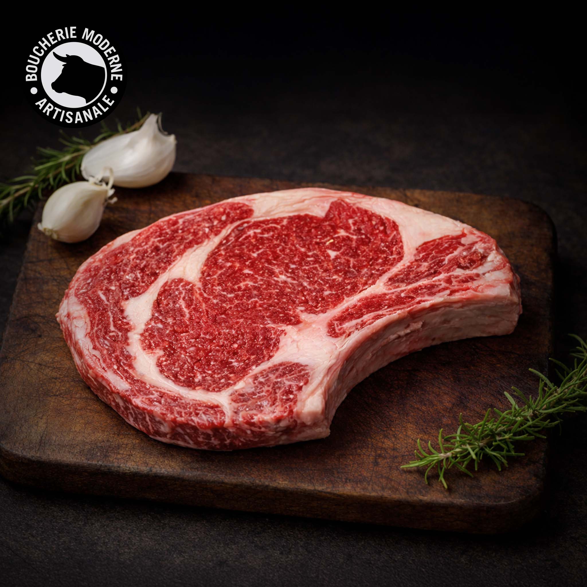 Entrecôte Charolaise tendre et généreuse, idéale pour une cuisson au grill.
