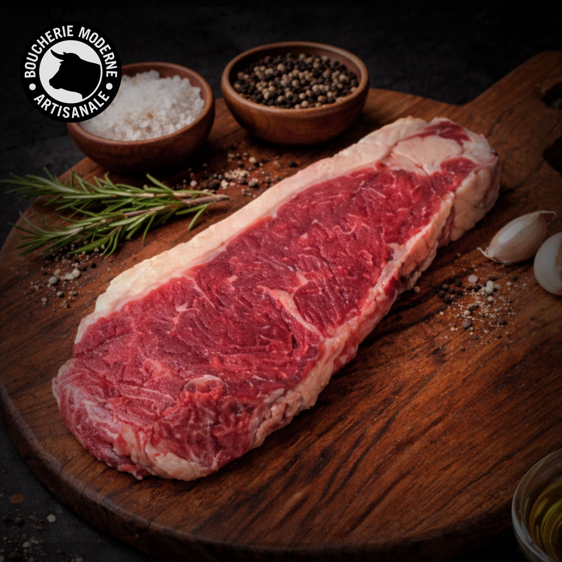 Faux-filet Simmental savoureux et persillé, idéal pour une cuisson rapide et précise.