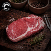 Faux-filet Galloway savoureux et persillé, idéal pour une cuisson rapide et précise.