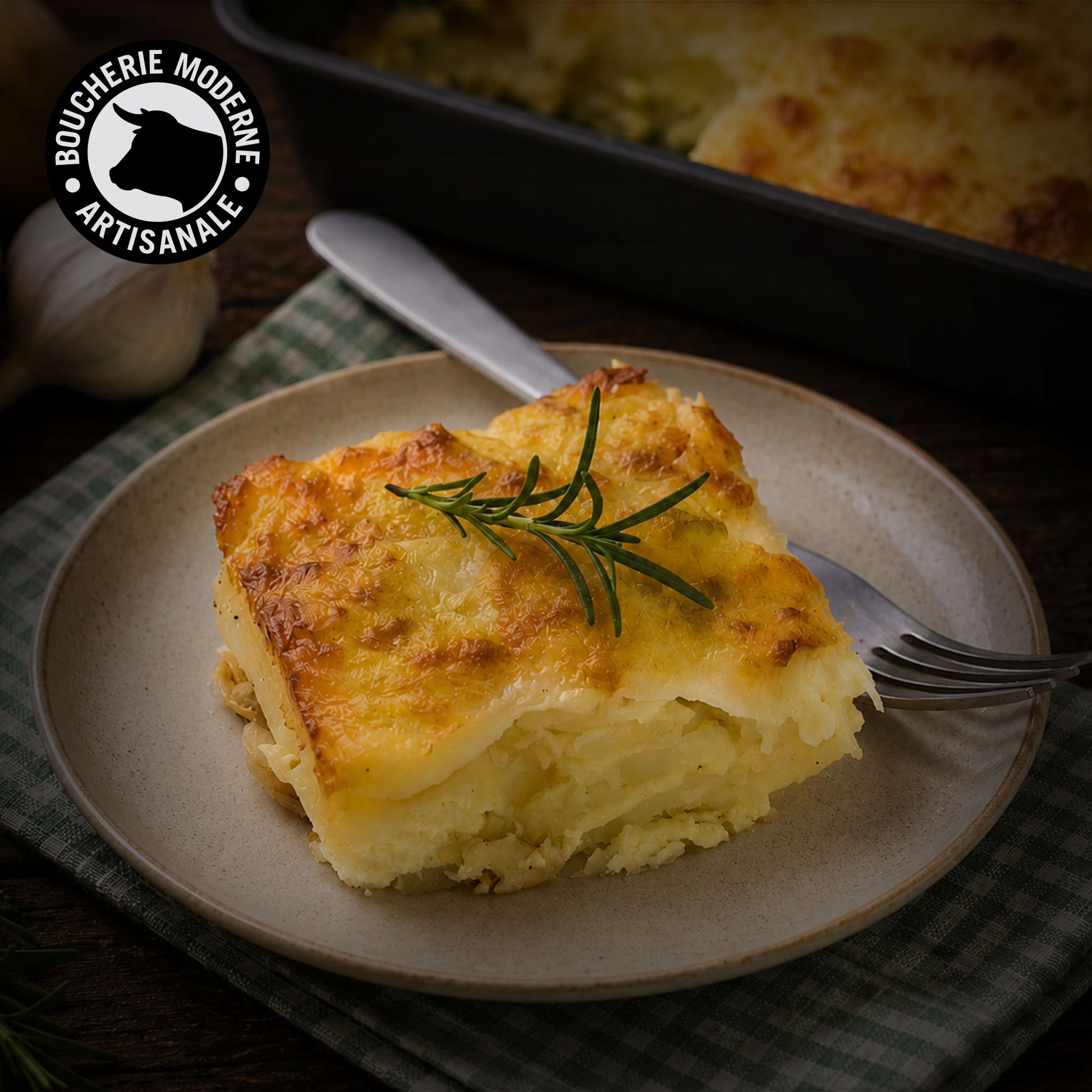 Gratin dauphinois crémeux et doré, recette traditionnelle.
