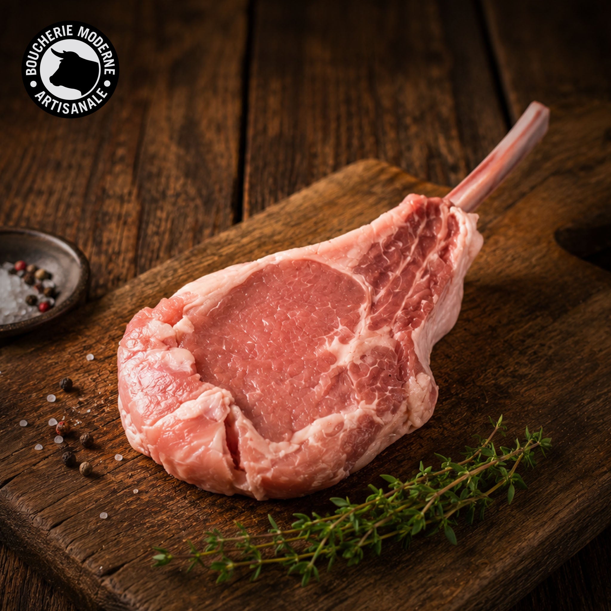 Côte première de veau, charnue et savoureuse, à cuire rosée.