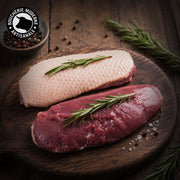 Magret de canard fermier, fondant et savoureux, parfait grillé ou rôti.